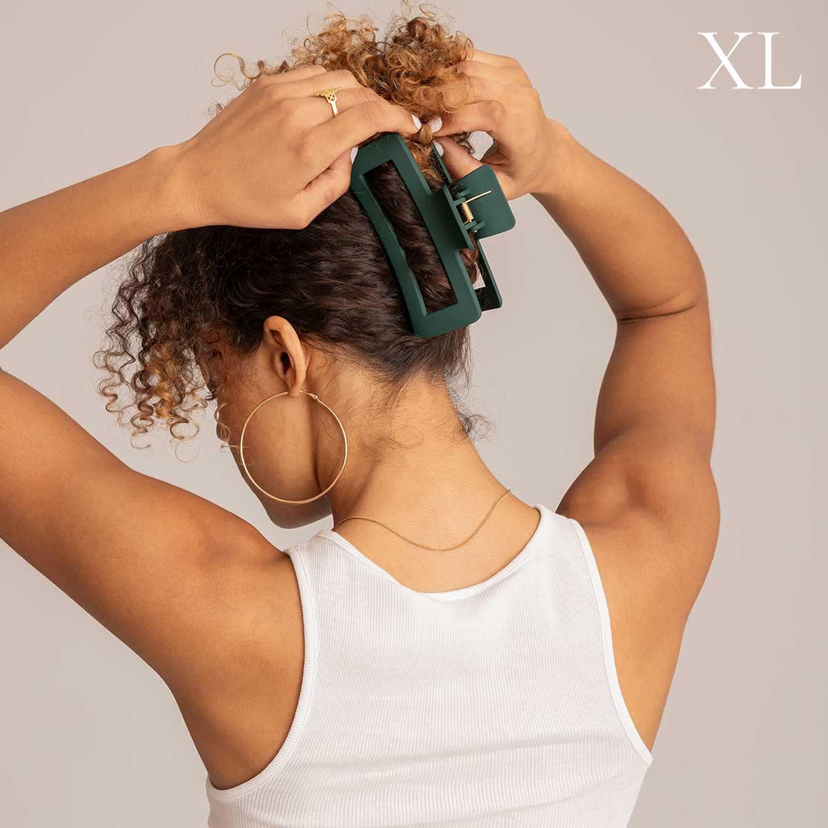 En superfin Hårklämma till din kollektion av hårklämmor.