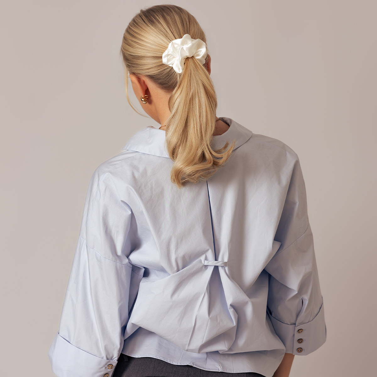 Sidenscrunchie Fluffig Vit 3st - Bild 3