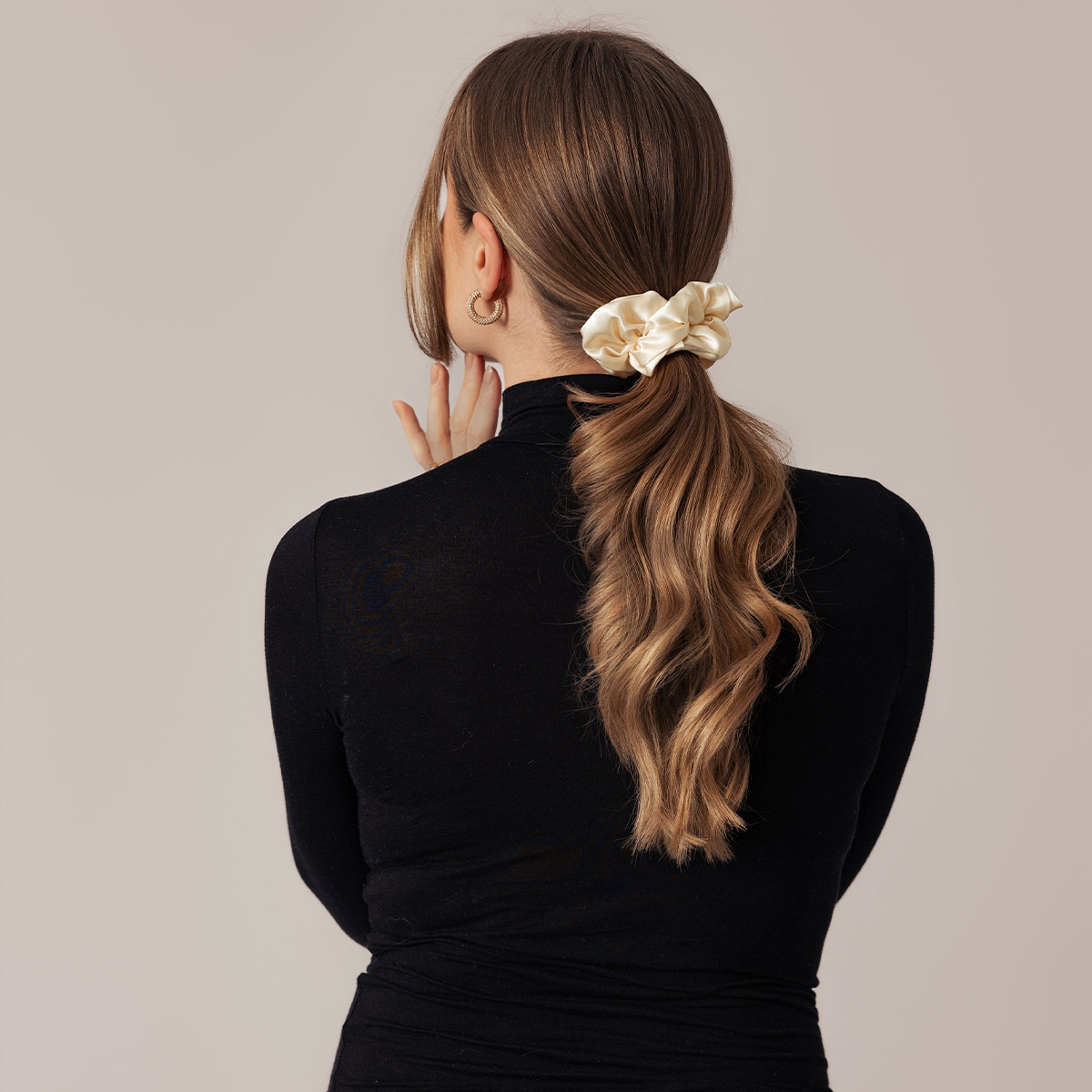 Sidenscrunchie Fluffig Champagne 3st
